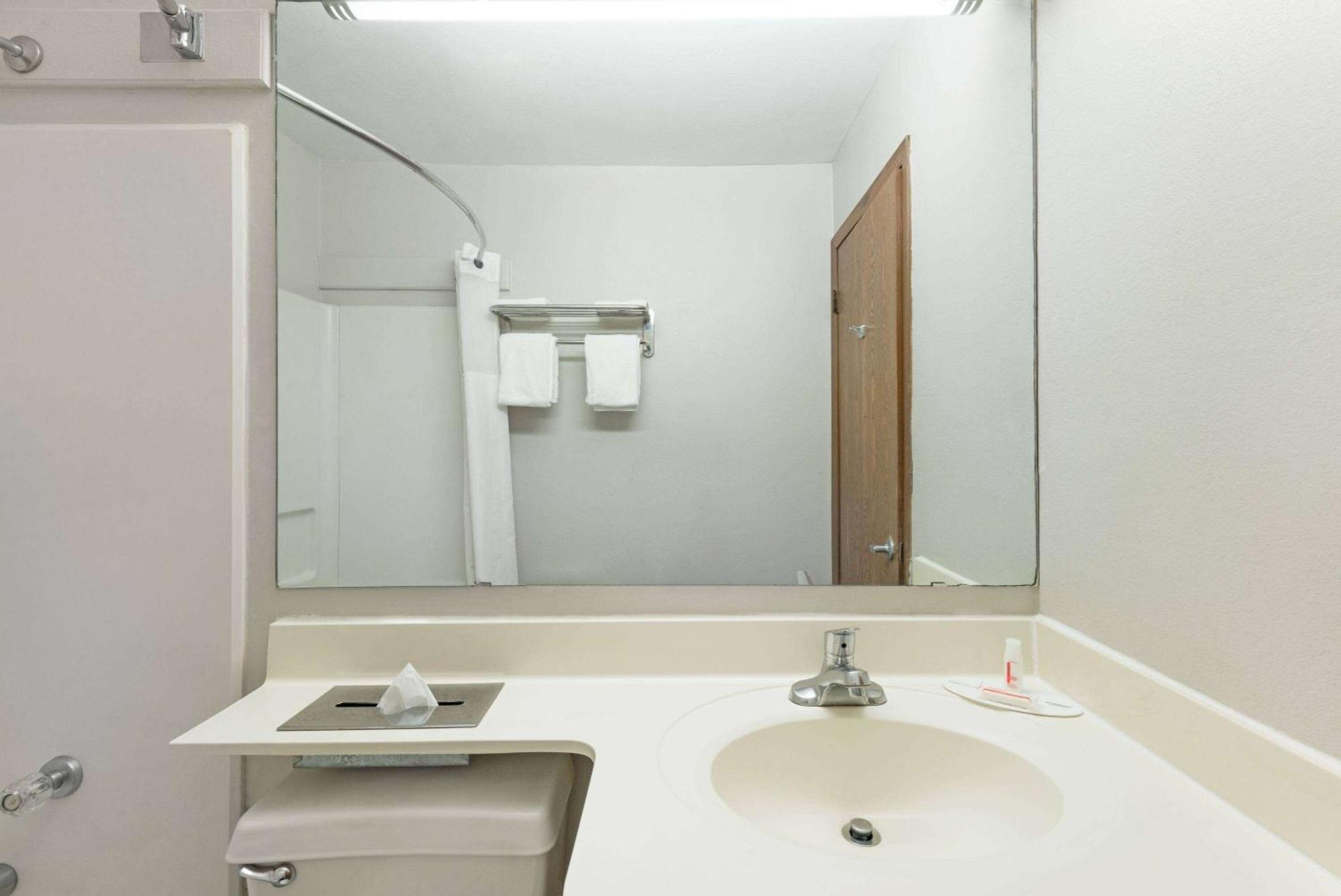 Motel Baymont By Wyndham - Rochester Henrietta